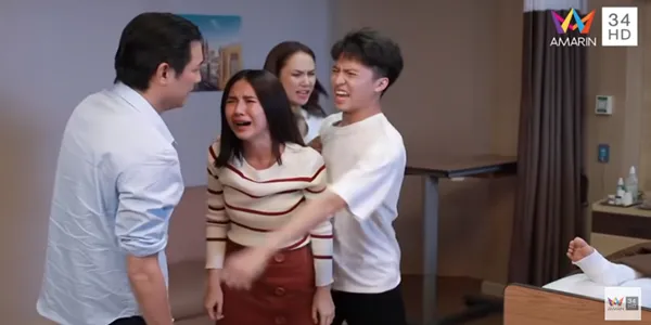 ทำไมพ่อต้องทำร้ายแม่ด้วย ผมเกลียดพ่อ