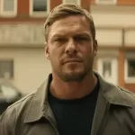 เดินไปซัดคนร้ายสลบคารถ