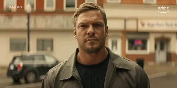 เดินไปซัดคนร้ายสลบคารถ